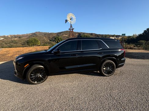 Used 2024 Hyundai Palisade Calligraphy image 9