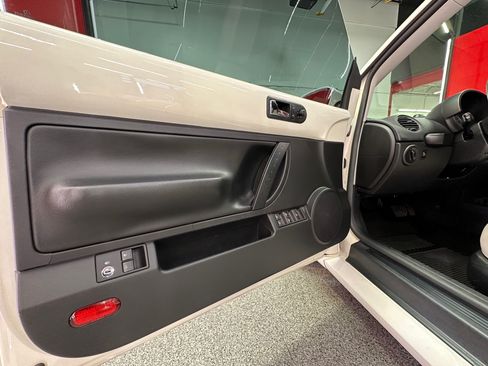Used 2007 Volkswagen Beetle Triple White Edition image 14