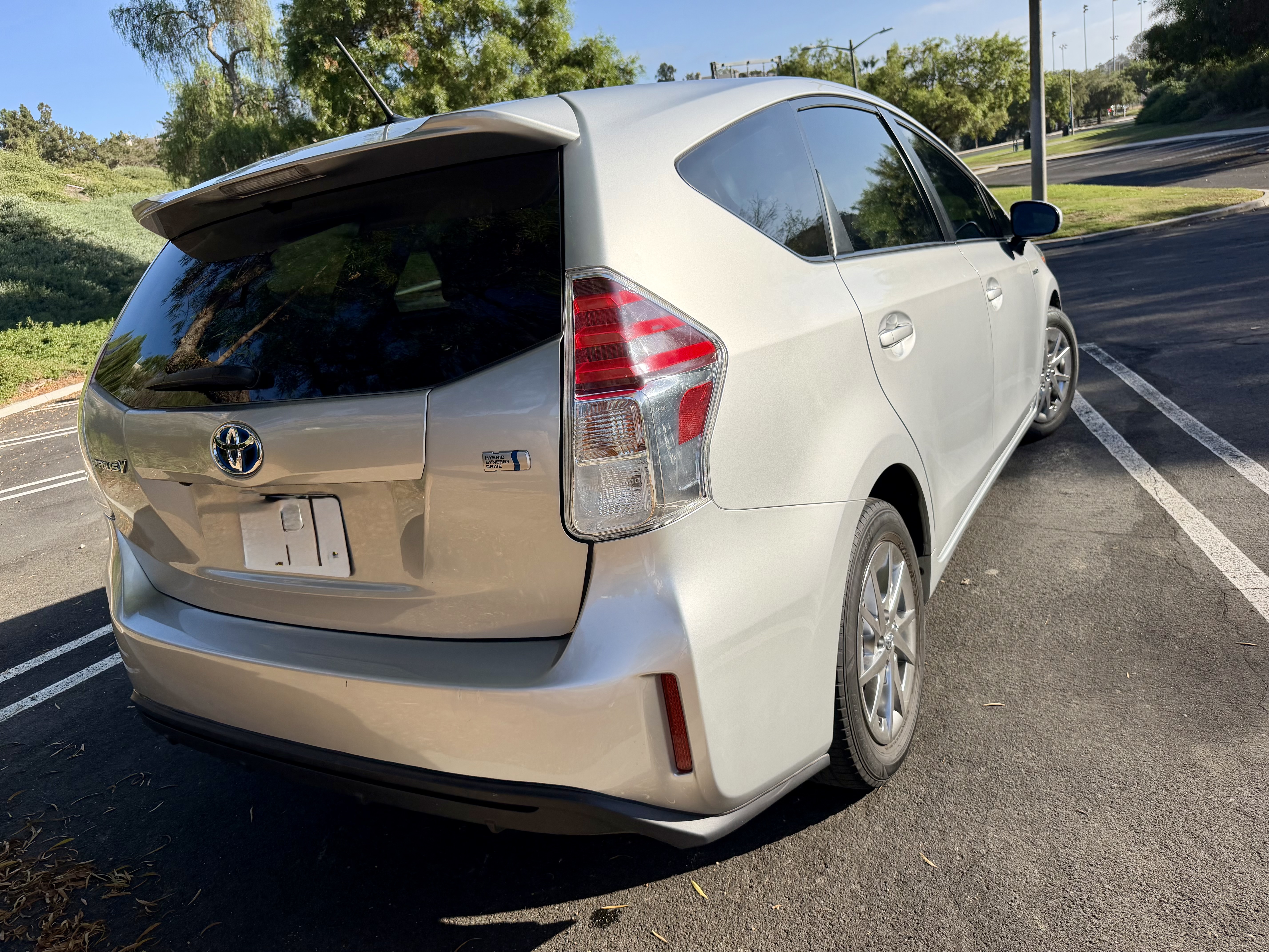 Used 2017 Toyota Prius V Four w/ Carpet Mat Package FWD image 14
