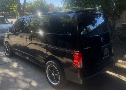 Used 2013 Nissan NV200 SV w/ Technology Pkg FWD image 4