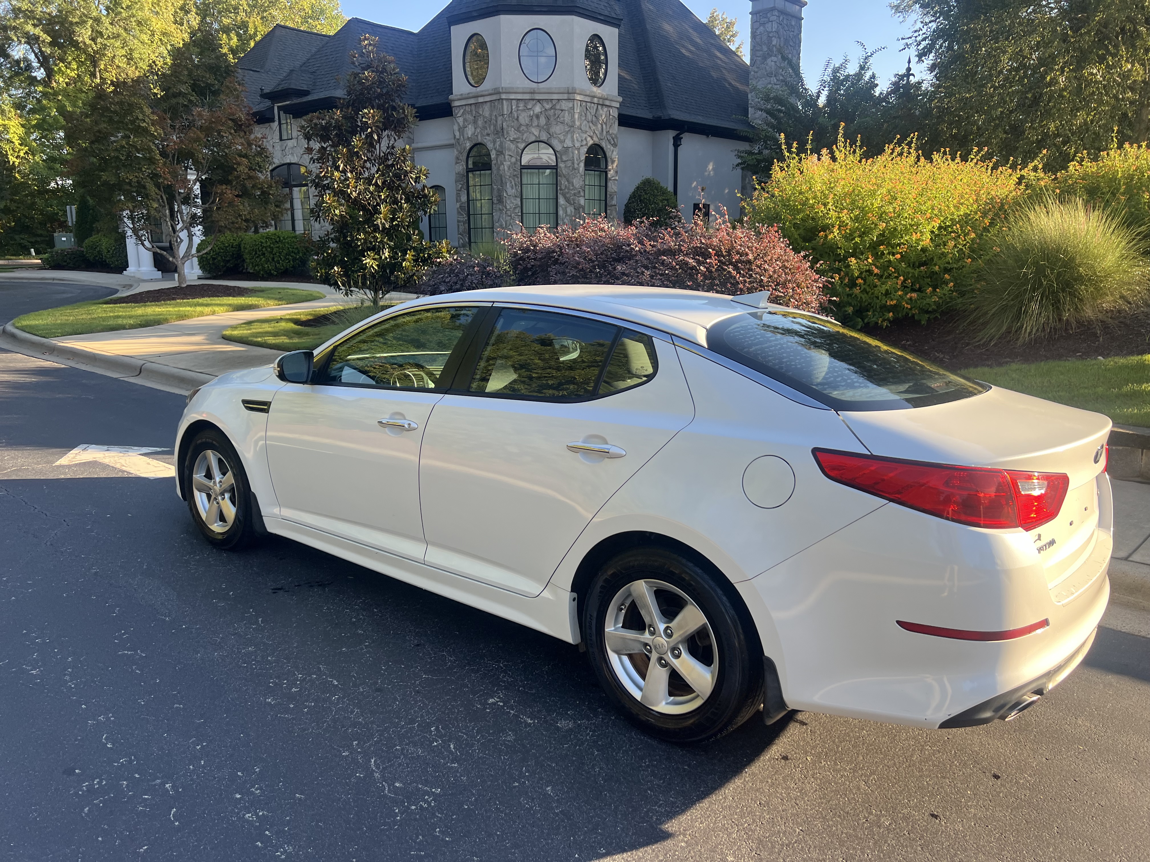 Used 2015 Kia Optima LX FWD image 2