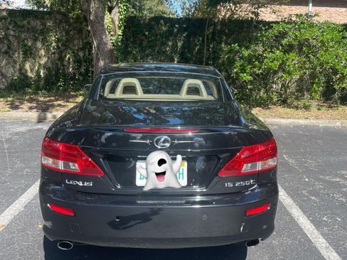 Used 2010 Lexus IS 250C image 12
