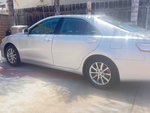 Used 2010 Toyota Camry Hybrid FWD image 4
