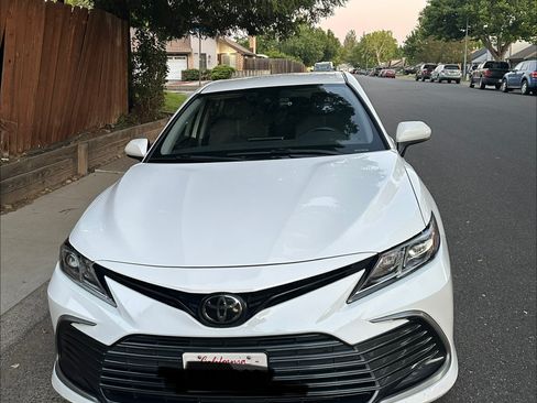 Used 2023 Toyota Camry LE FWD image 6