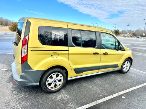 Used 2018 Ford Transit Connect XL image 2