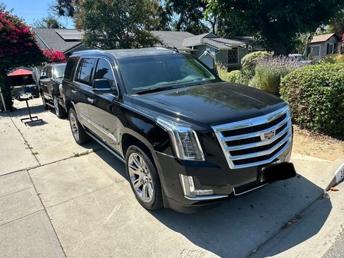Used 2017 Cadillac Escalade Premium Luxury RWD image 16