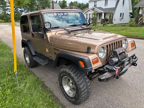 Used 1999 Jeep Wrangler Sahara AWD/4WD image 1