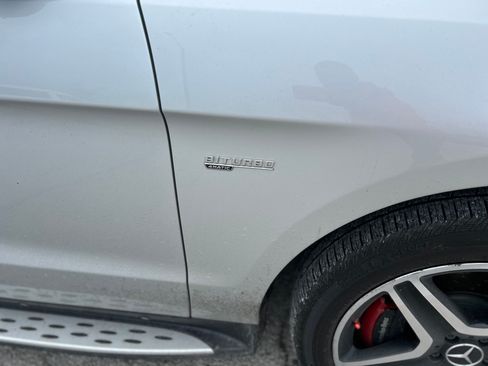 Used 2017 Mercedes-Benz GLE 43 AMG GLE 43 Sport Utility 4D image 9