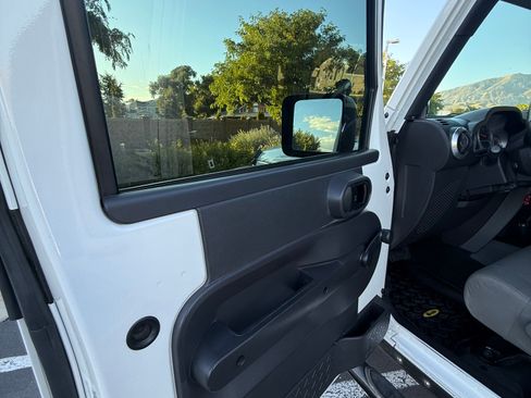 Used 2010 Jeep Wrangler Unlimited Sport AWD/4WD image 17