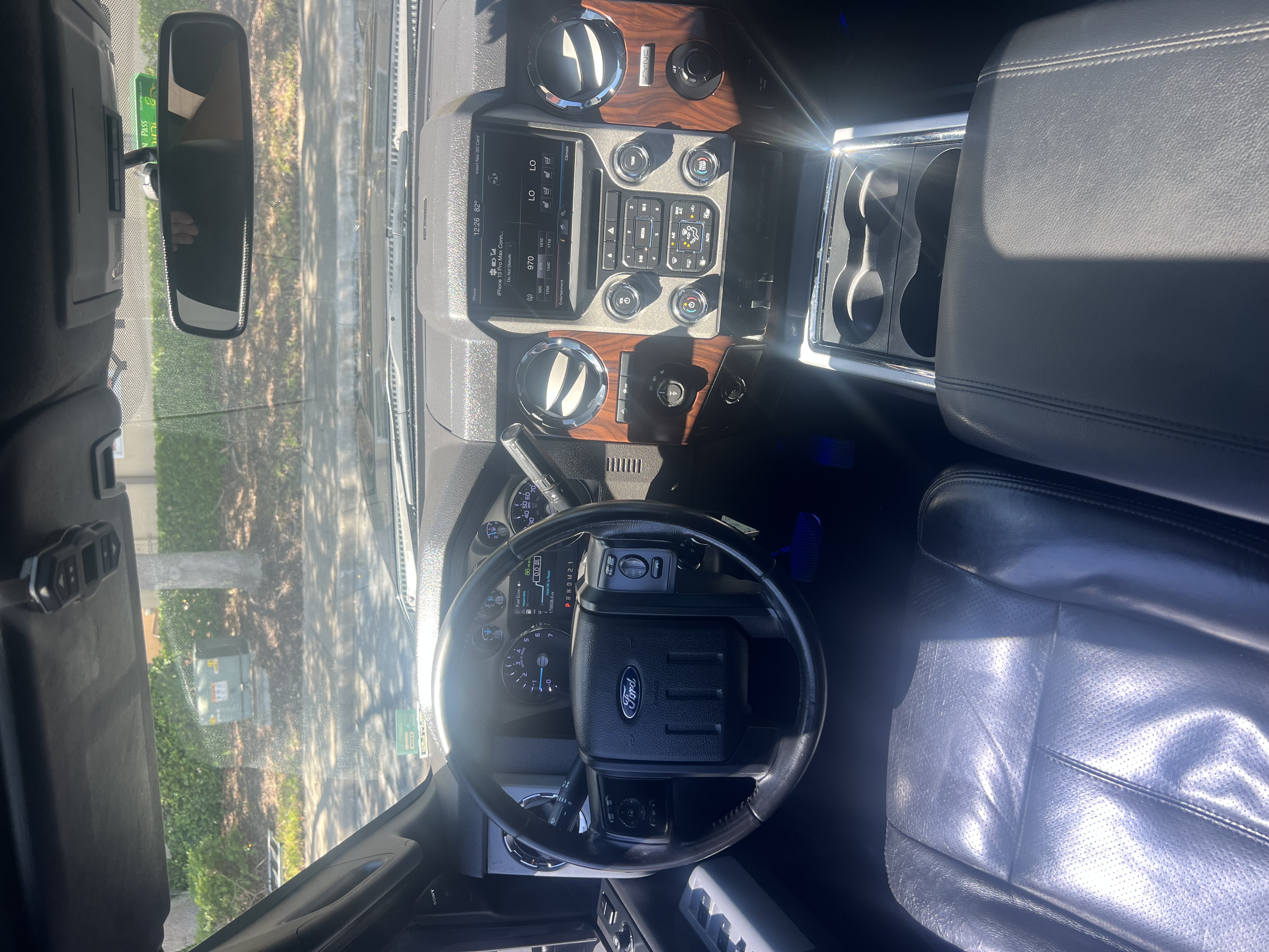 Used 2015 Ford F250 Lariat w/ Lariat Ultimate Package AWD/4WD image 26