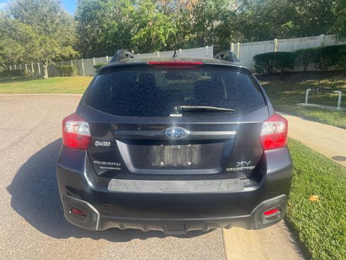 Used 2014 Subaru Crosstrek 2.0i Premium w/ Moonroof Package AWD/4WD image 5