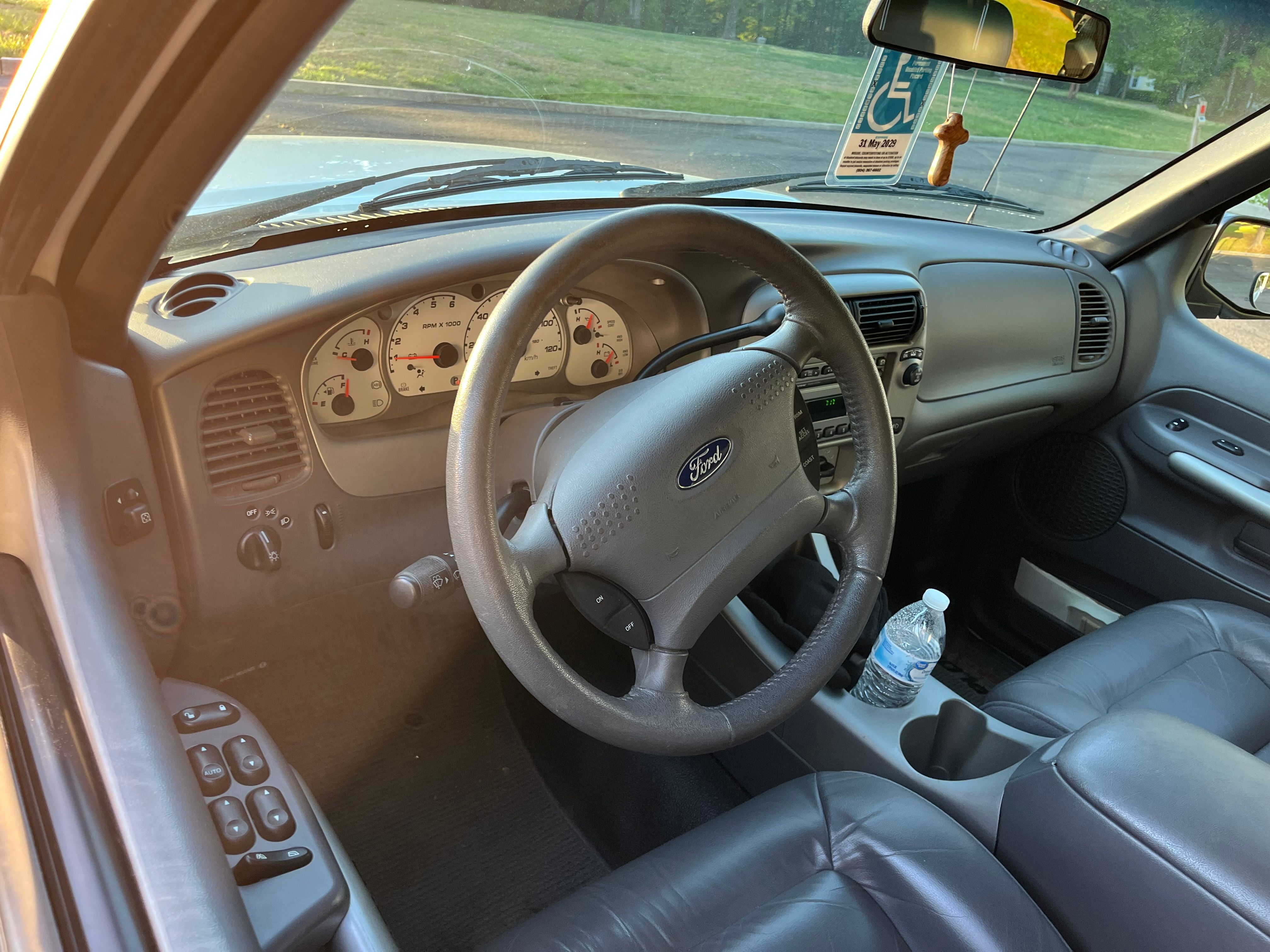 Used 2001 Ford Explorer Sport Trac 4x4 image 14