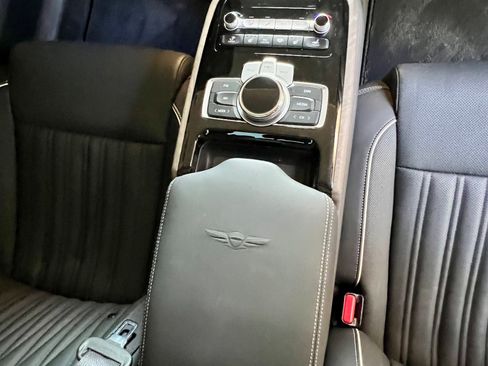 Used 2022 Genesis G90 3.3T Premium image 23