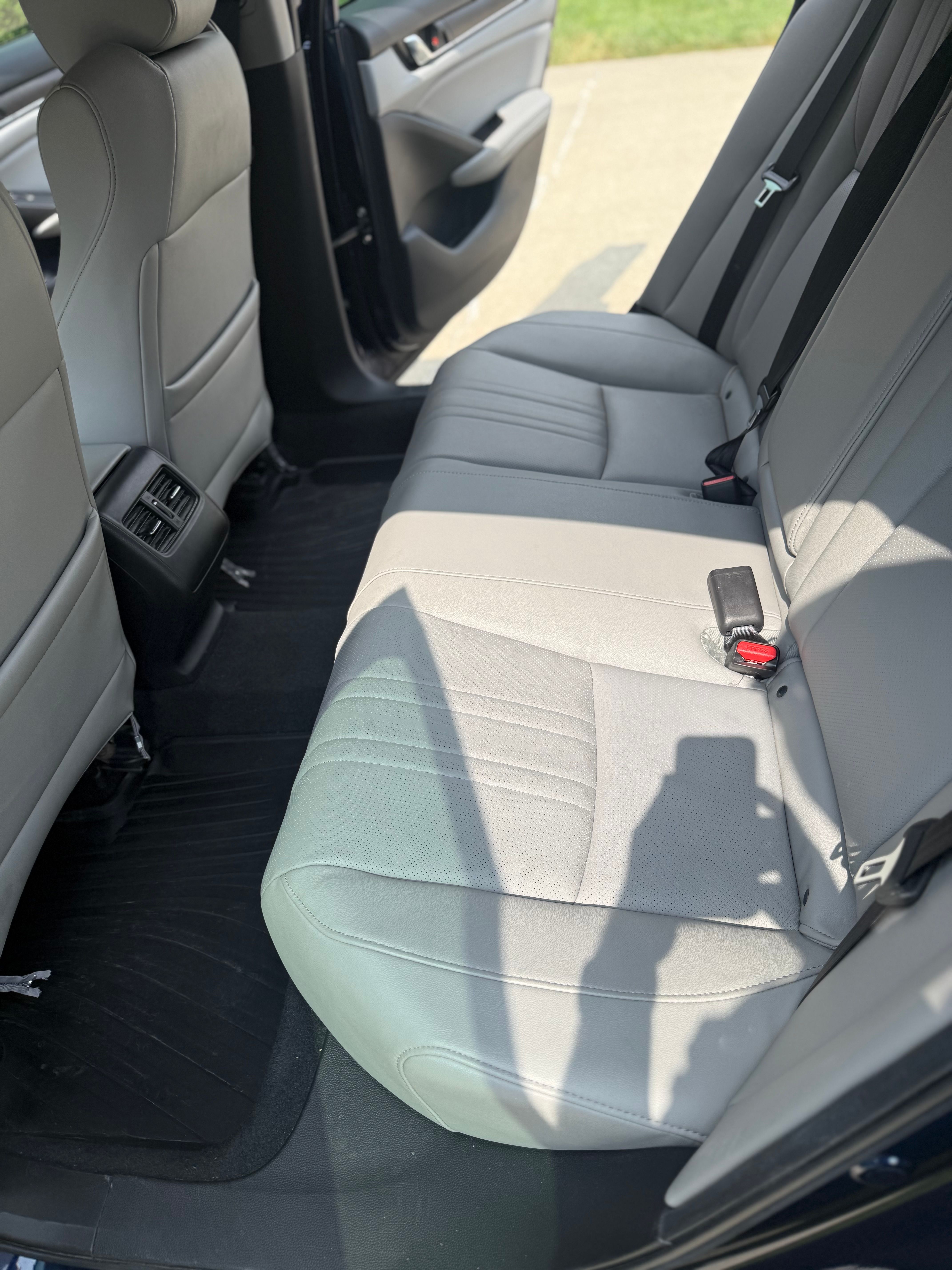 Used 2020 Honda Accord Touring image 12