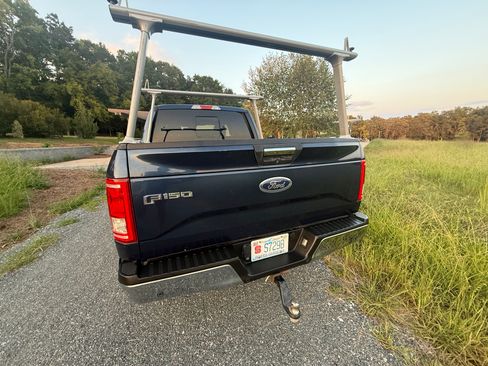 Used 2015 Ford F150 XLT w/ Equipment Group 302A Luxury AWD/4WD image 5