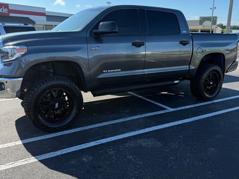 Used 2016 Toyota Tundra SR5 image 10