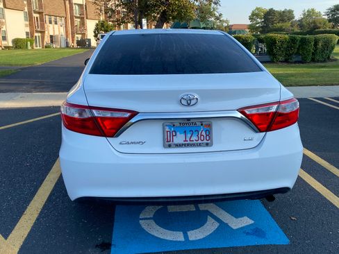 Used 2016 Toyota Camry LE w/ Moonroof Package image 4