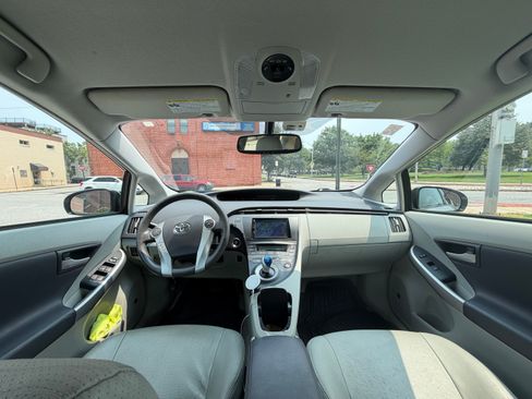 Used 2010 Toyota Prius Five FWD image 6