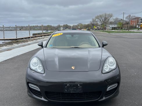 Used 2011 Porsche Panamera Turbo image 2