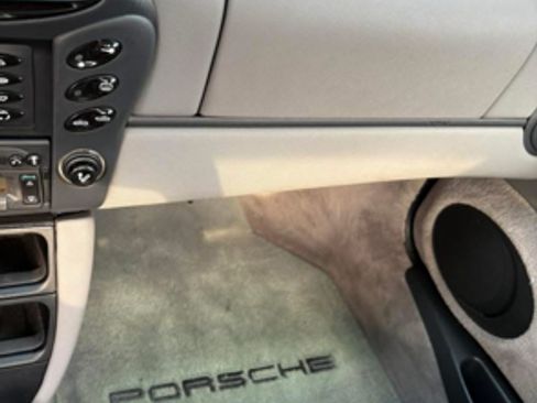 Used 1998 Porsche Boxster image 2