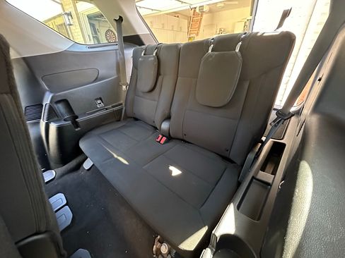 Used 2022 Ford Explorer XLT image 16