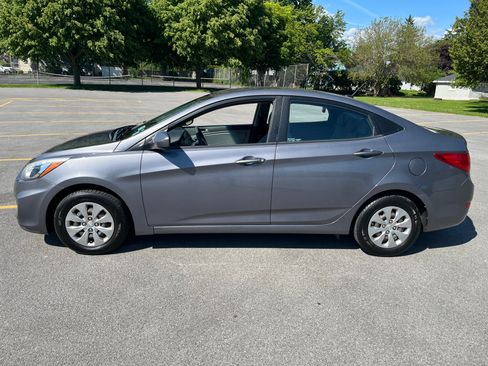 Used 2015 Hyundai Accent GLS FWD image 10