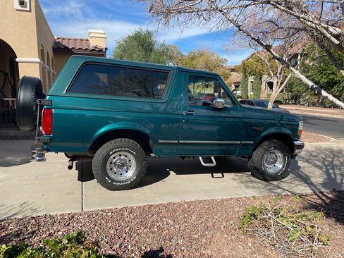 Used 1996 Ford Bronco image 8
