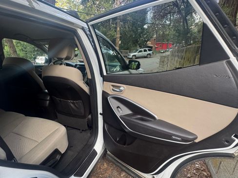 Used 2017 Hyundai Santa Fe Sport image 8