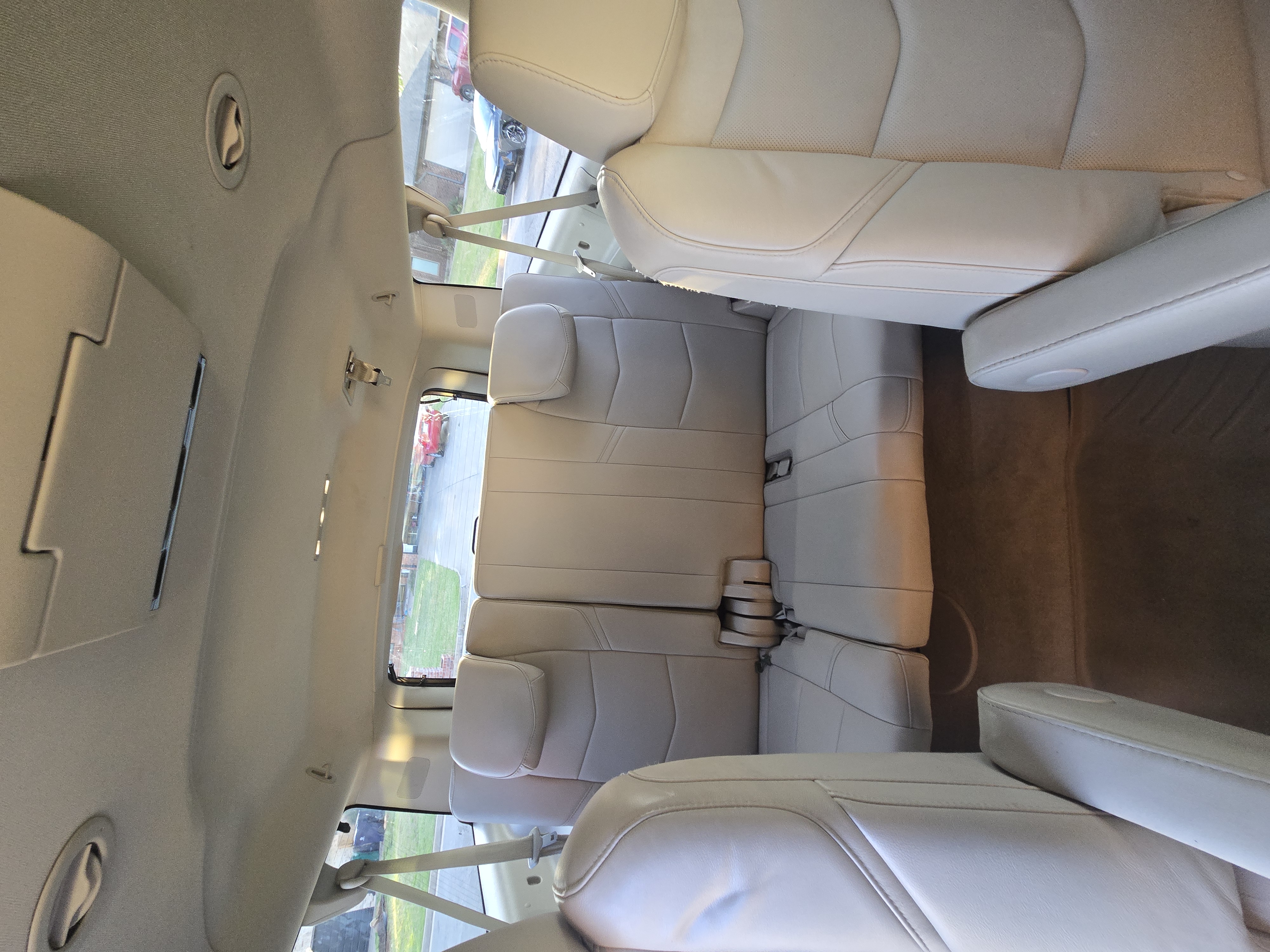 Used 2018 Cadillac Escalade ESV Luxury AWD/4WD image 9