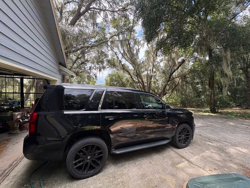 Used 2020 Chevrolet Tahoe LS w/ Enhanced Driver Alert Package RWD image 2