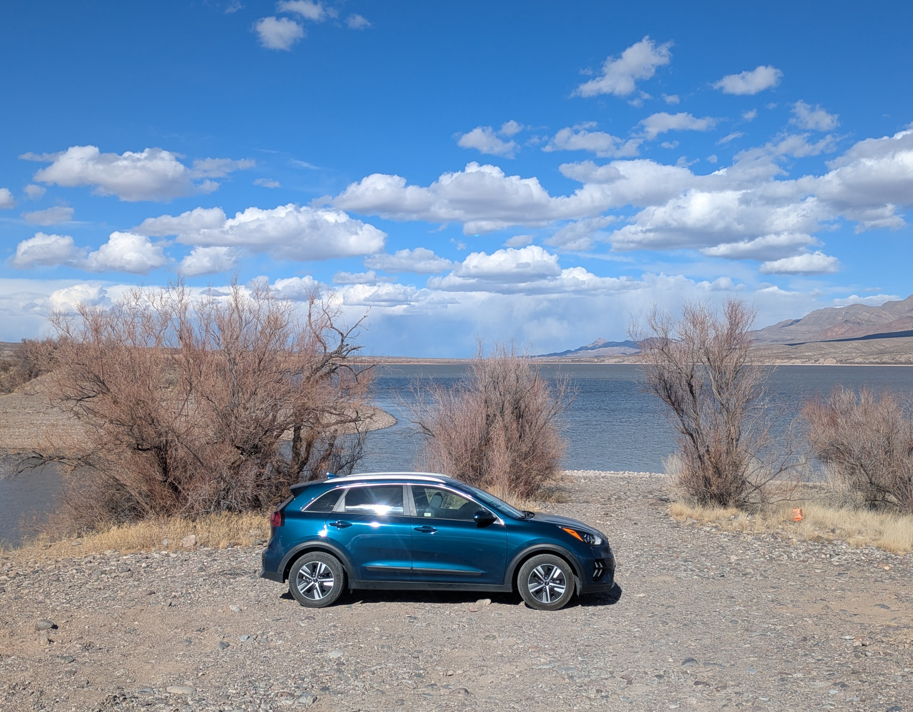 Used 2022 Kia Niro LXS FWD image 1