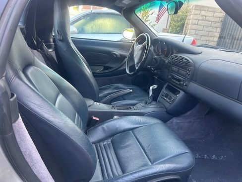 Used 2001 Porsche Boxster Cabriolet 2D image 9