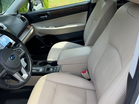 Used 2017 Subaru Outback 2.5i Limited AWD/4WD image 9