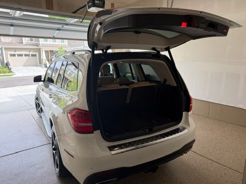Used 2018 Mercedes-Benz GLS 550 4MATIC image 9