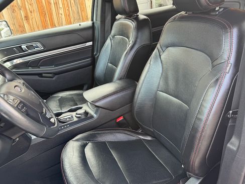 Used 2018 Ford Explorer Sport image 15