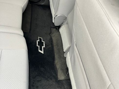 Used 2018 Chevrolet Silverado 1500 Custom w/ Custom Value Package image 2