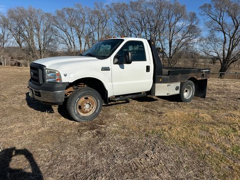 Used 2007 Ford F350 4x4 Regular Cab DRW Super Duty image 1