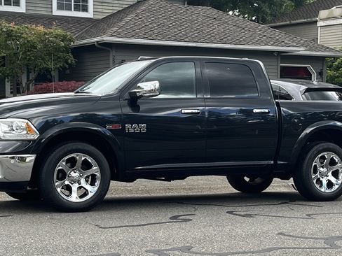 Used 2015 RAM 1500 Laramie w/ Convenience Group AWD/4WD image 8