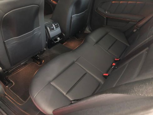 Used 2013 Mercedes-Benz E 350 4MATIC Sedan image 9