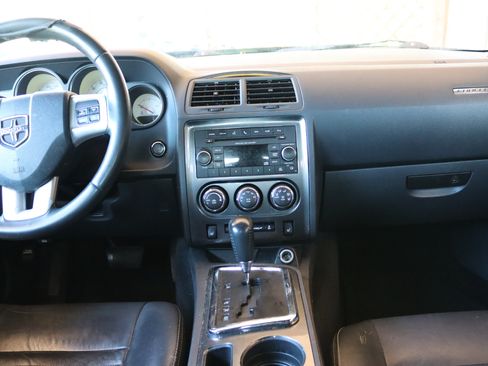 Used 2013 Dodge Challenger SXT Plus RWD image 10