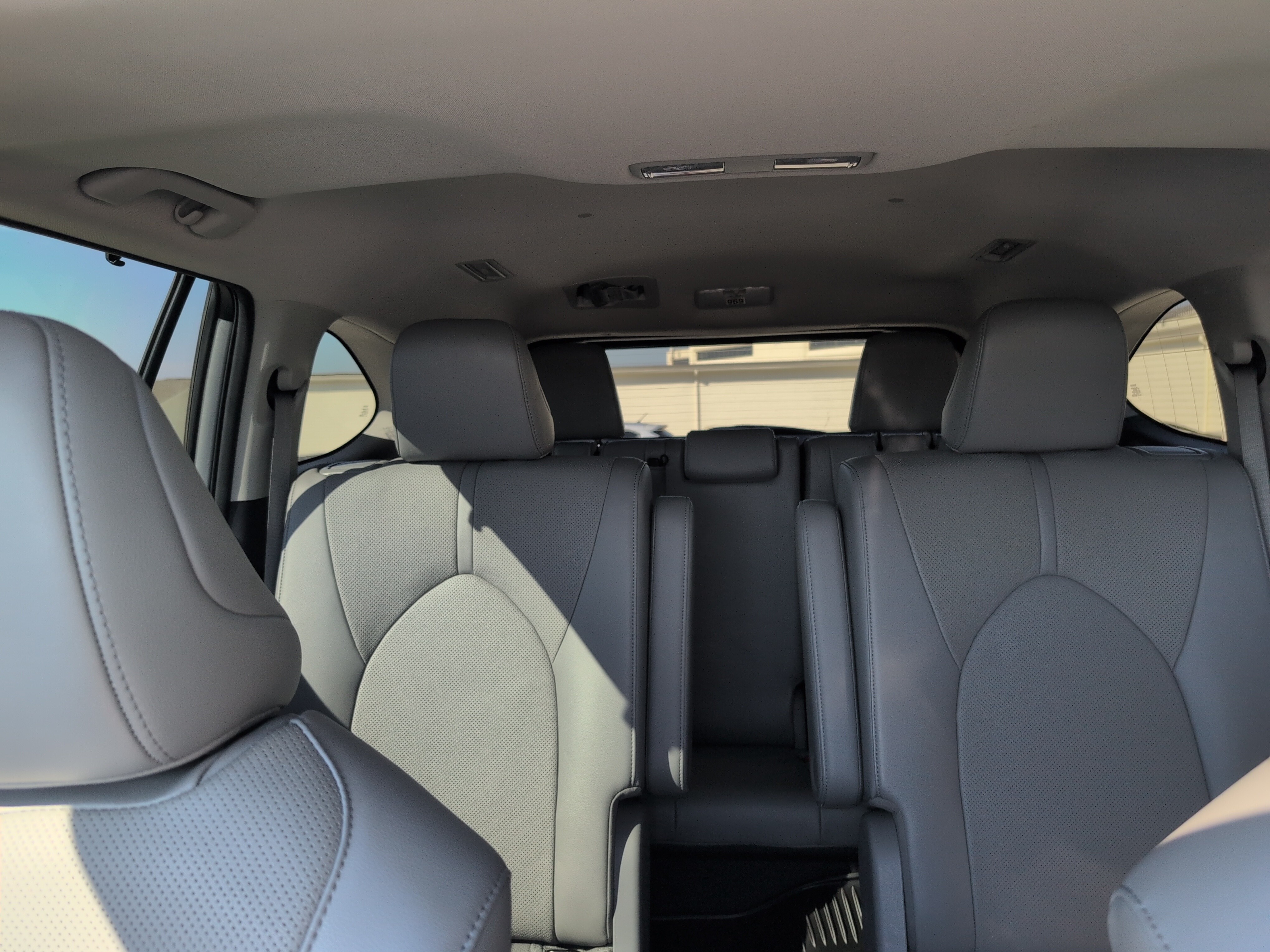Used 2023 Toyota Highlander Limited FWD image 22