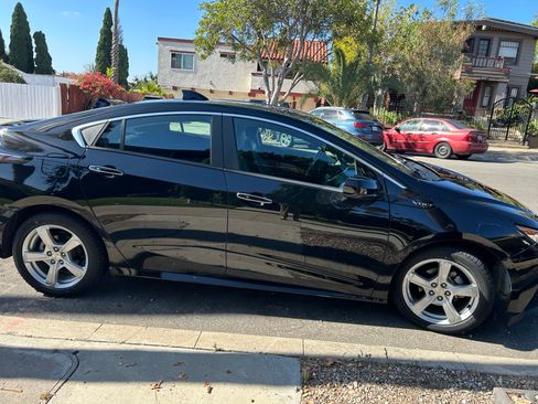 Used 2018 Chevrolet Volt LT w/ LT Driver Confidence Package FWD image 9