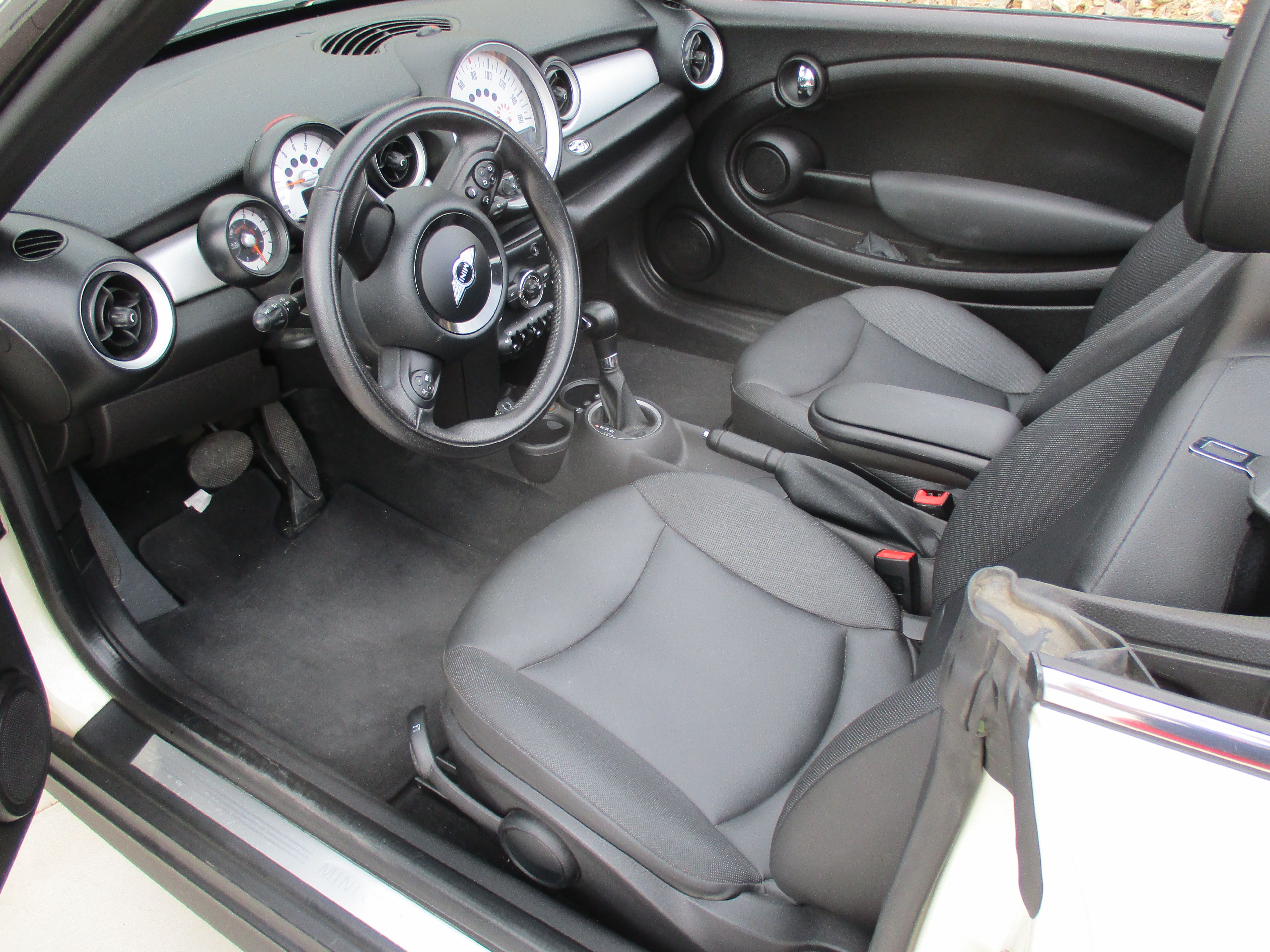 Used 2013 MINI Cooper Roadster FWD image 11