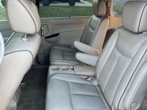 Used 2011 Nissan Quest LE image 10