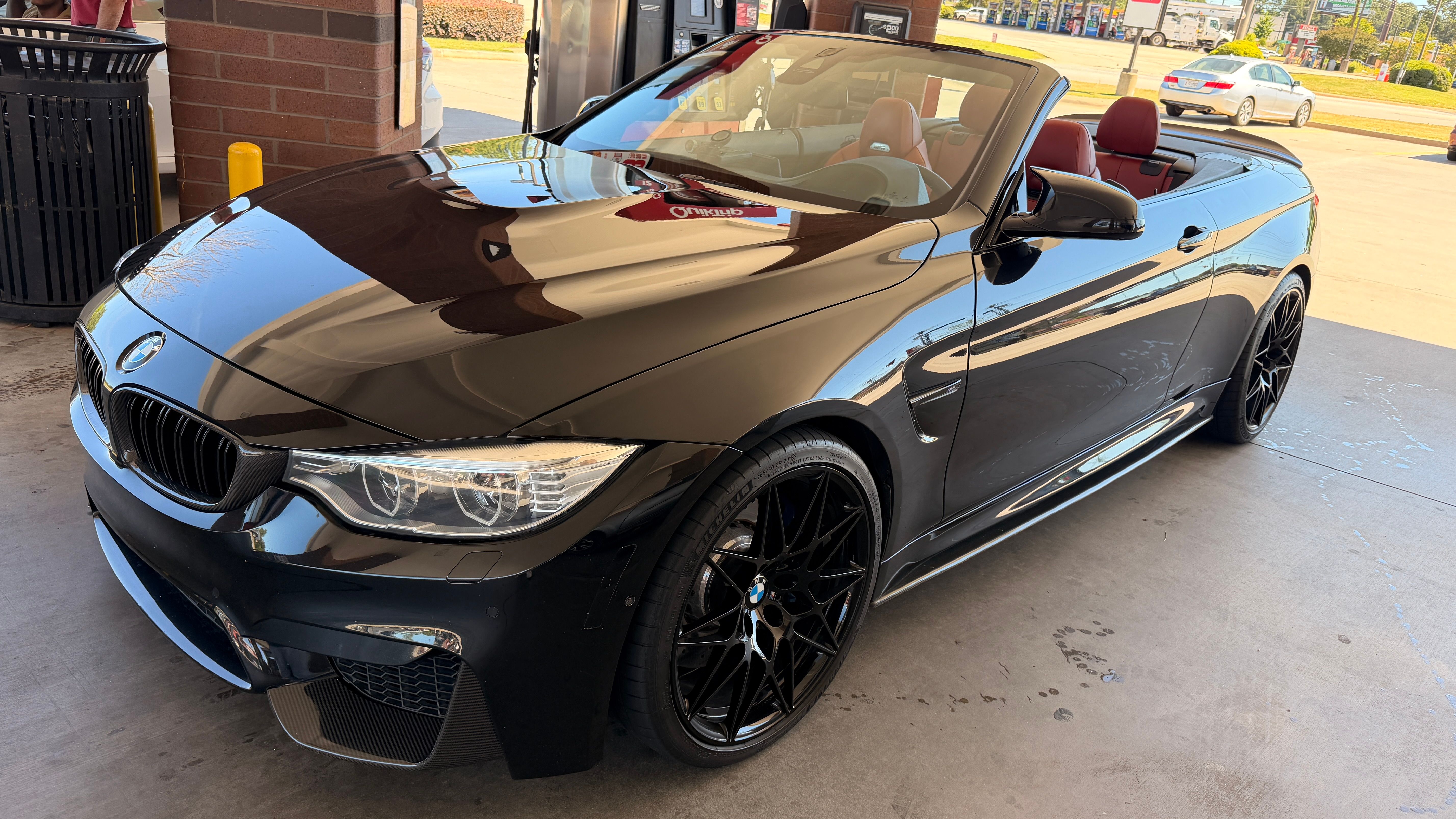 Used 2015 BMW M4 Convertible RWD image 11