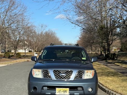 Used 2006 Nissan Pathfinder LE w/ (U01) LE Navigation Pkg image 11