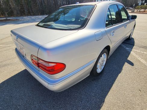 Used 2001 Mercedes-Benz E 320 Sedan image 5