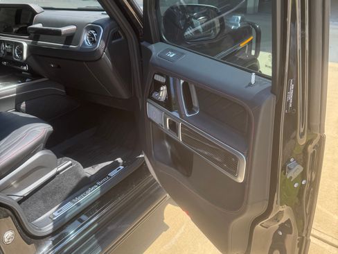 Used 2025 Mercedes-Benz G 550 image 5