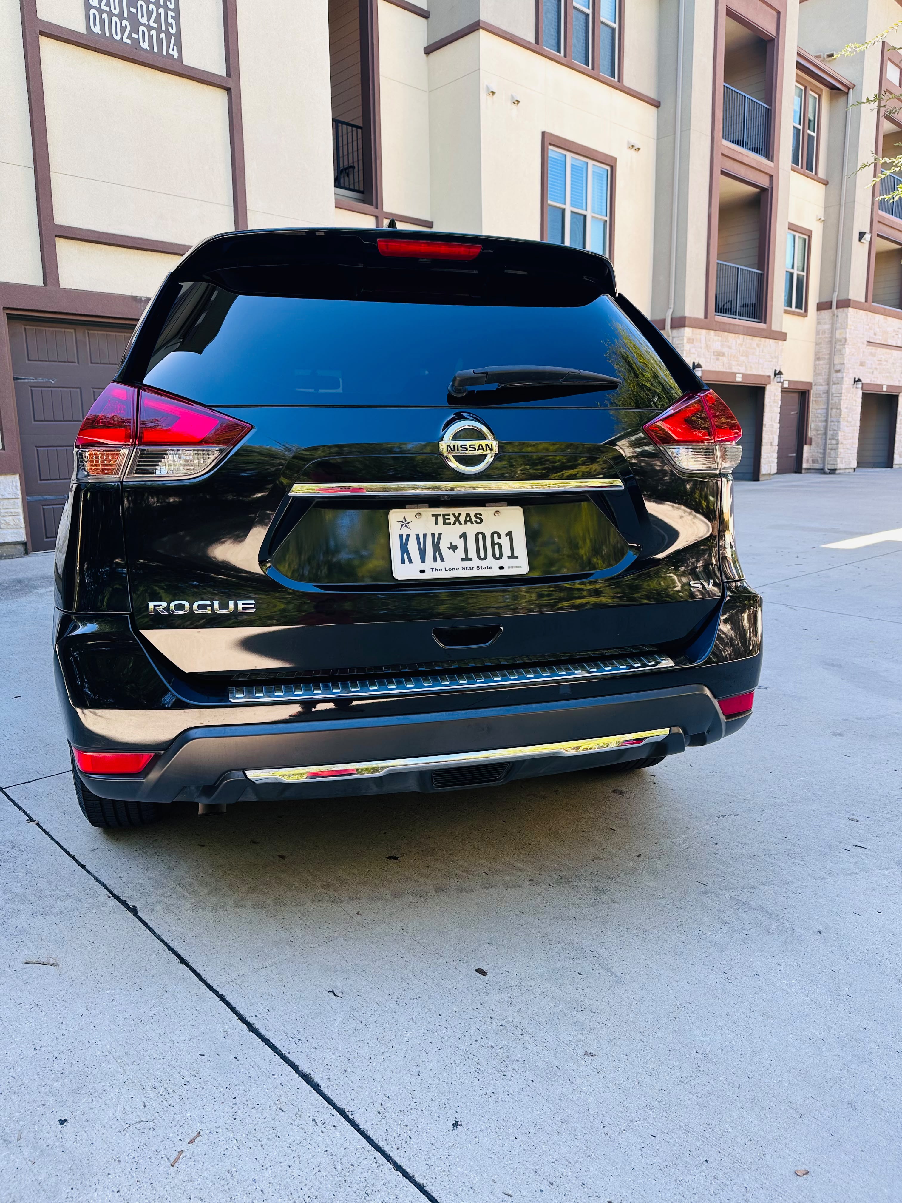 Used 2018 Nissan Rogue SV FWD image 6