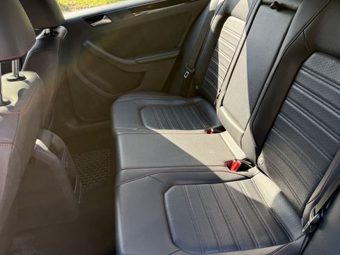 Used 2016 Volkswagen Jetta GLI SEL image 12